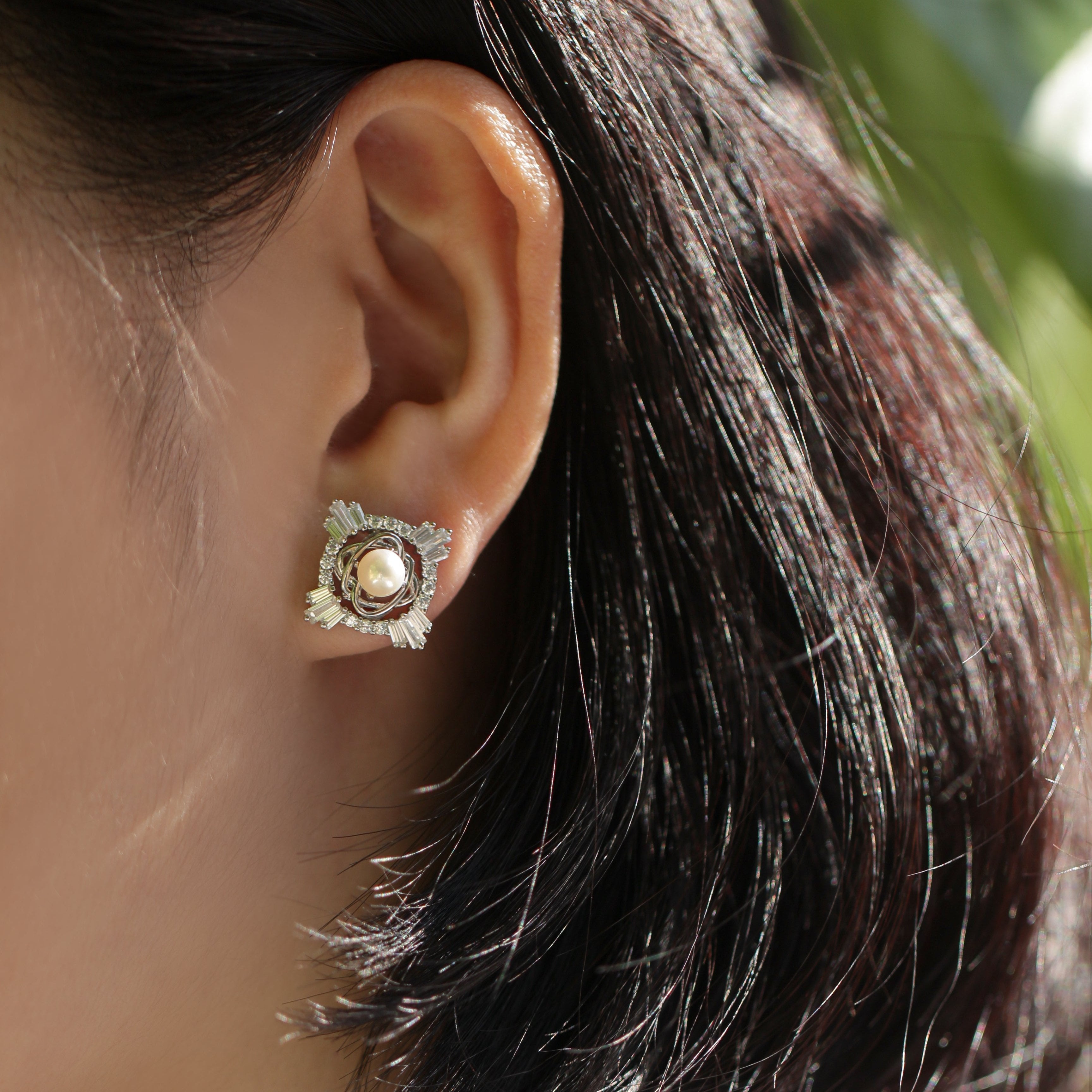 BAIGAL Crowned Stud Earrings - BAIGAL