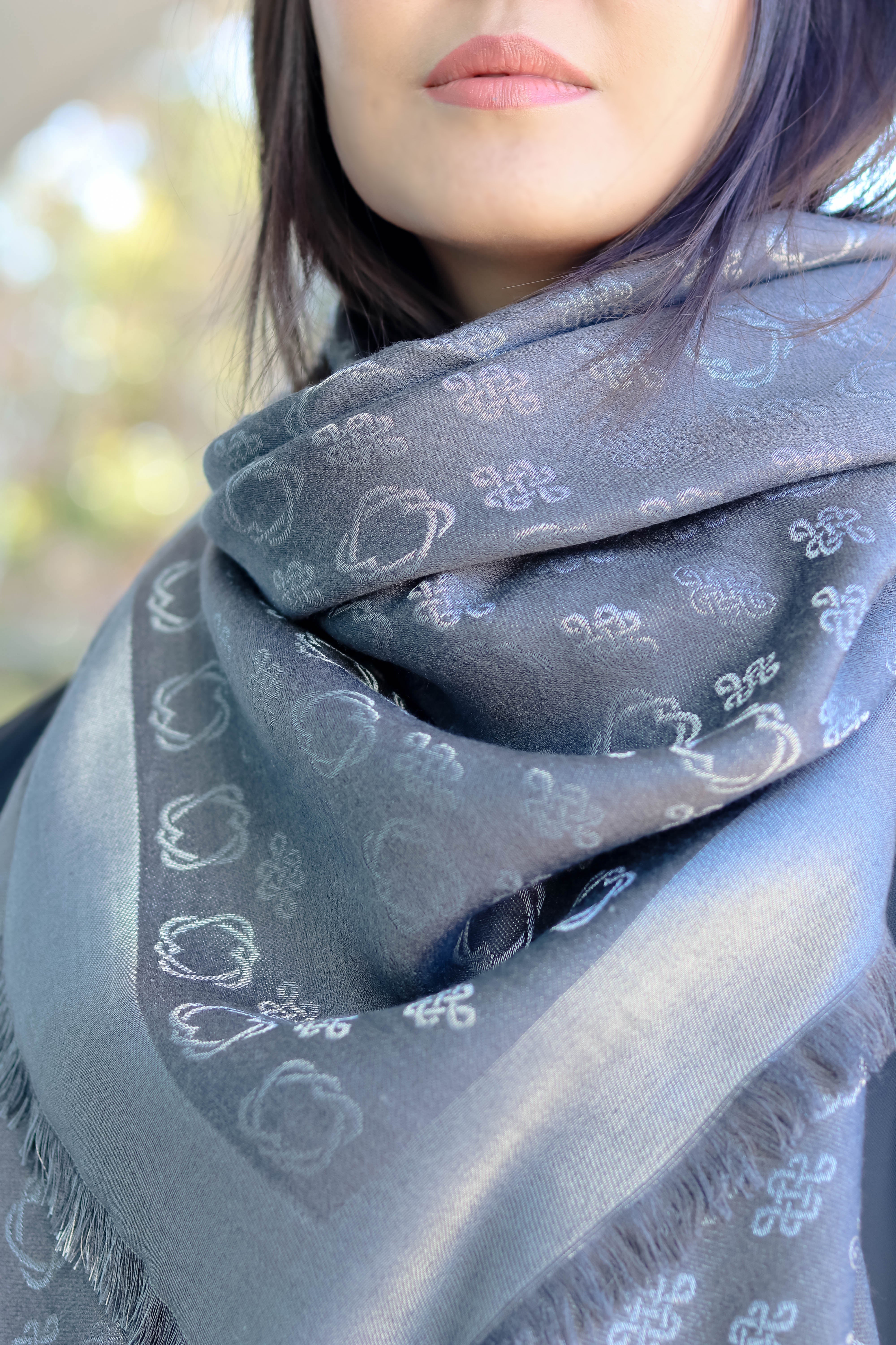 BAIGAL Classic Pattern Shawl, Gray and Silver