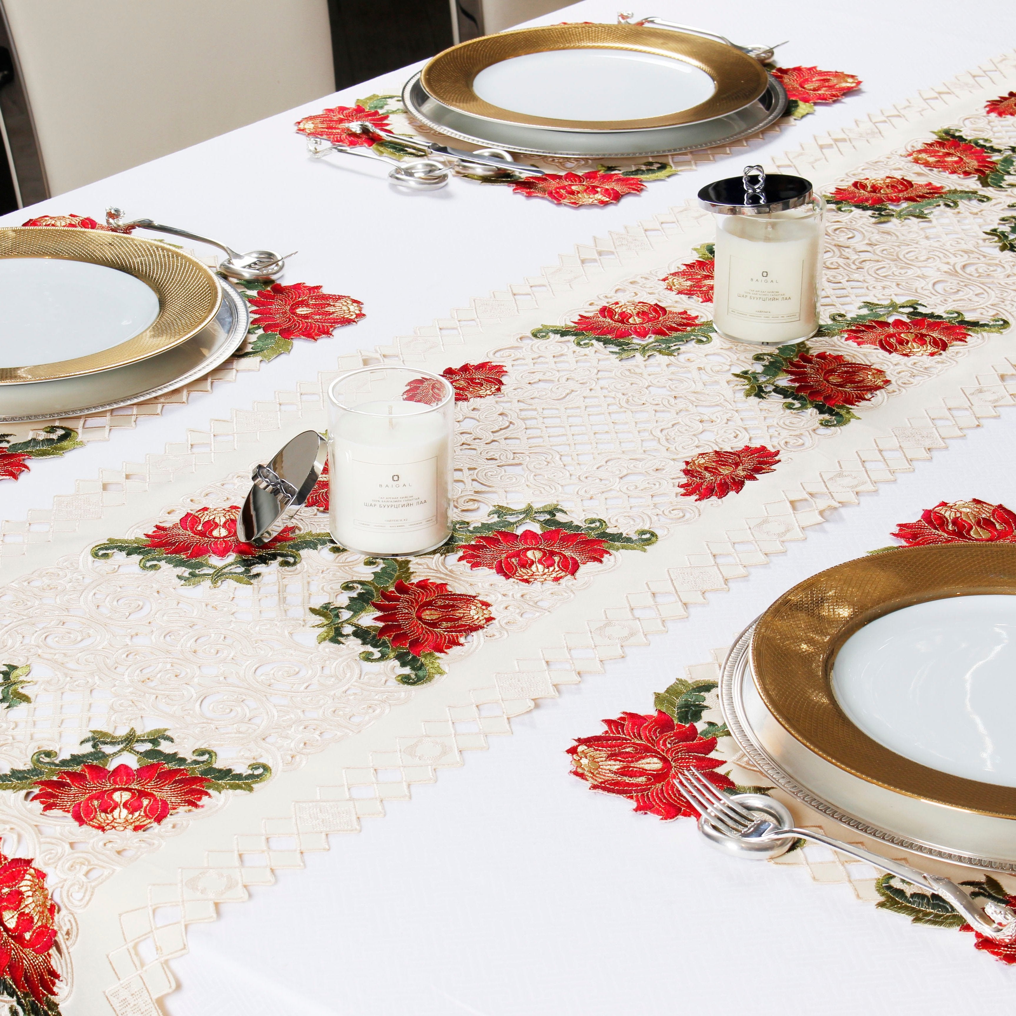 SNOW LOTUS Table Runner - BAIGAL